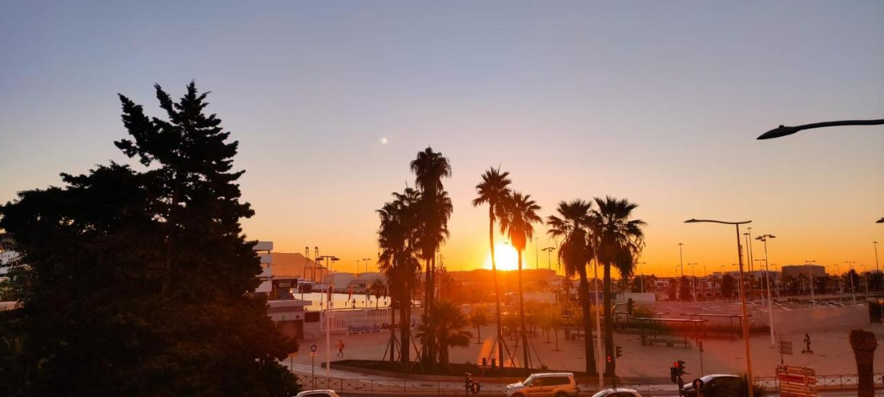 Hostel Puerto Algeciras Bagian luar foto